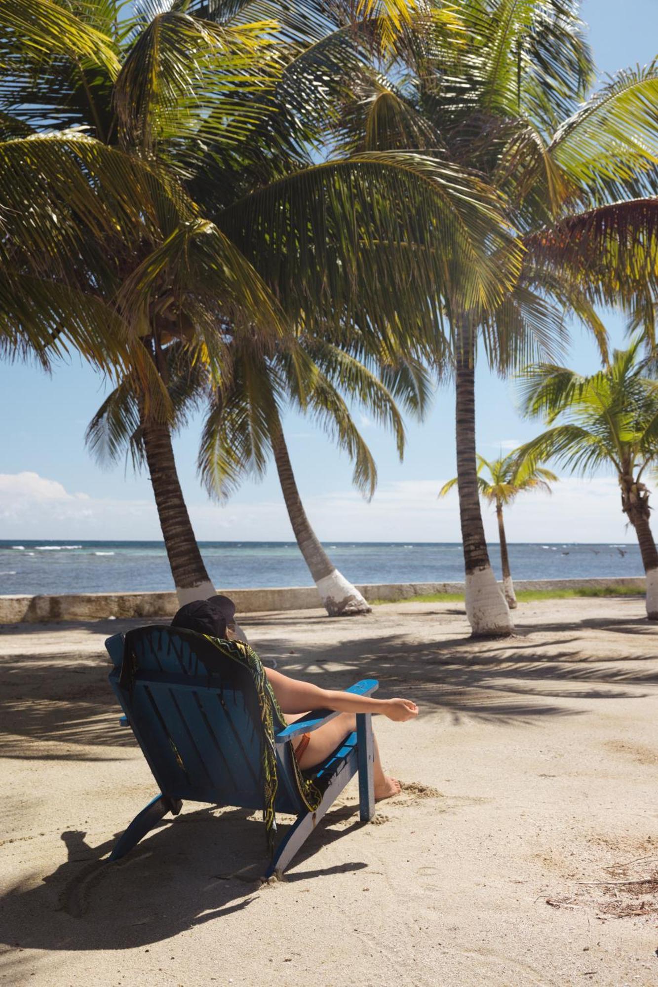 Blue Marlin Beach Resort Dangriga Eksteriør bilde