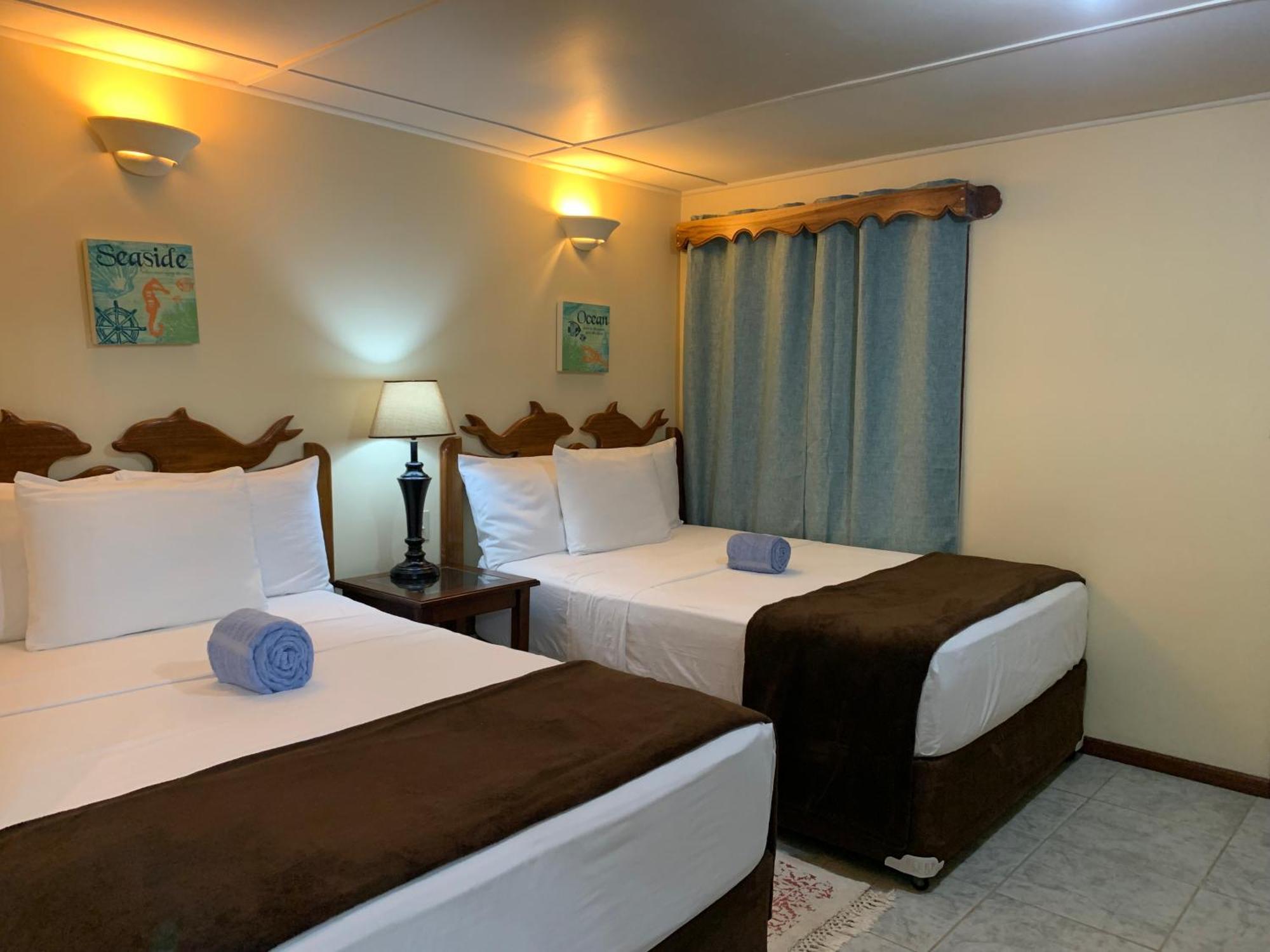 Blue Marlin Beach Resort Dangriga Eksteriør bilde